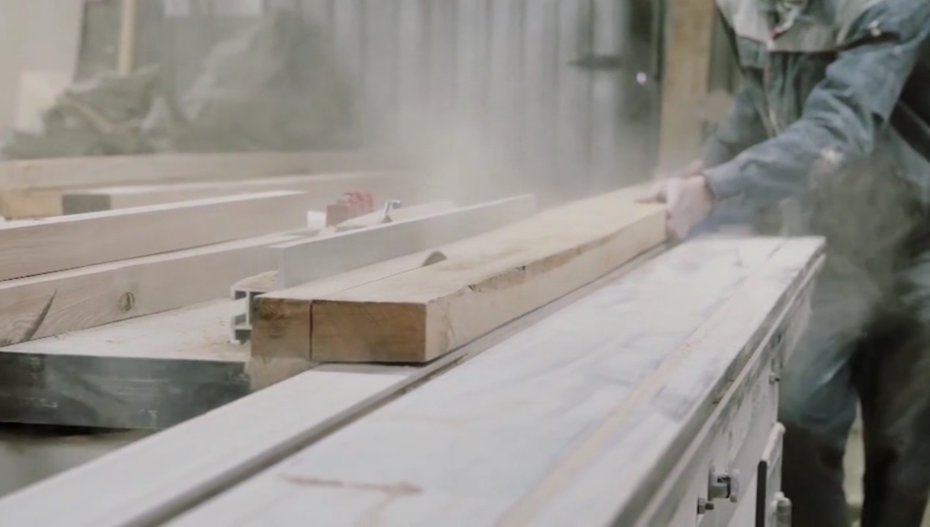 kickback-and-particles-for-table-saws