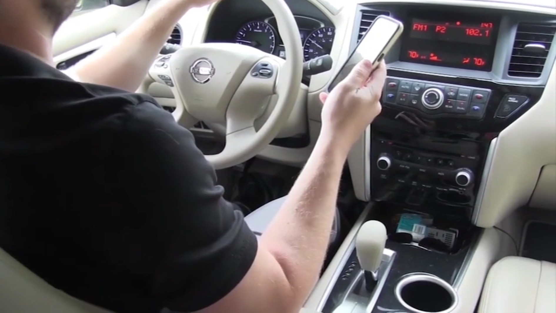 types-of-distractions-for-defensive-driving