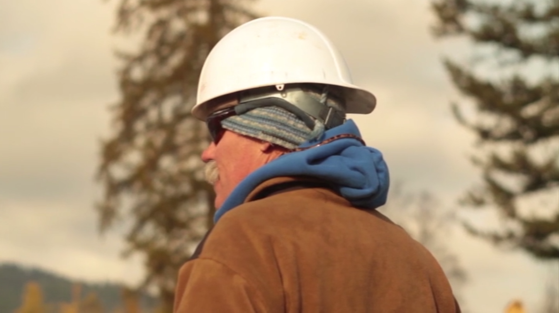 workplace-awareness-with-excavators